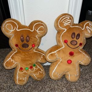 Mickey gingerbread pillow